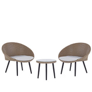 Set da bistrot da balcone con cuscini in vimini PE beige, tavolino e 2 sedie dal design moderno per esterni