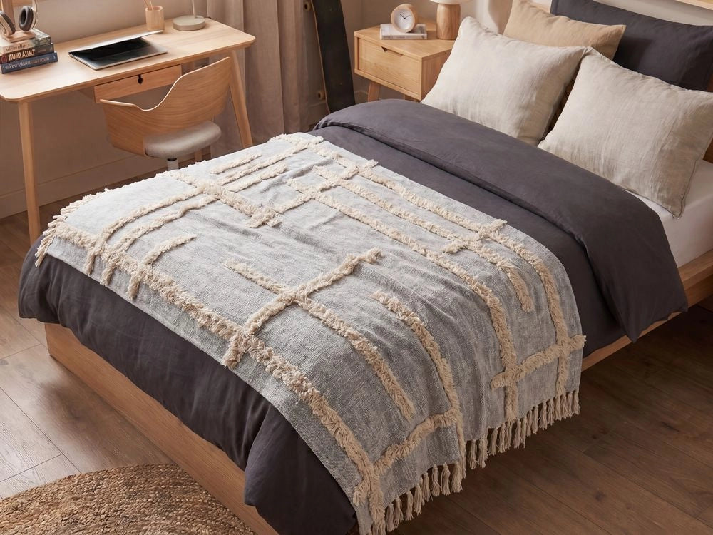 Coperta in cotone grigio e beige 130 x 180 cm copriletto in ricamo fatto a mano accogliente motivo geometrico con nappe