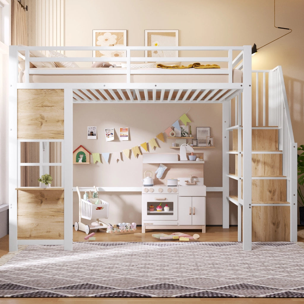 Letto a soppalco 140x200 cm con scala contenitore; finestra; spazio libero sottostante e parapetto; metallo bianco