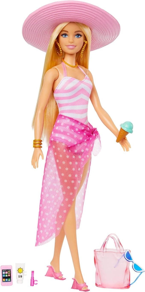 Barbie,Bambola bionda con costume da bagno rosa e bianco, Barbie con pareo a pois, cappello da sole, tote bag e tanti ac