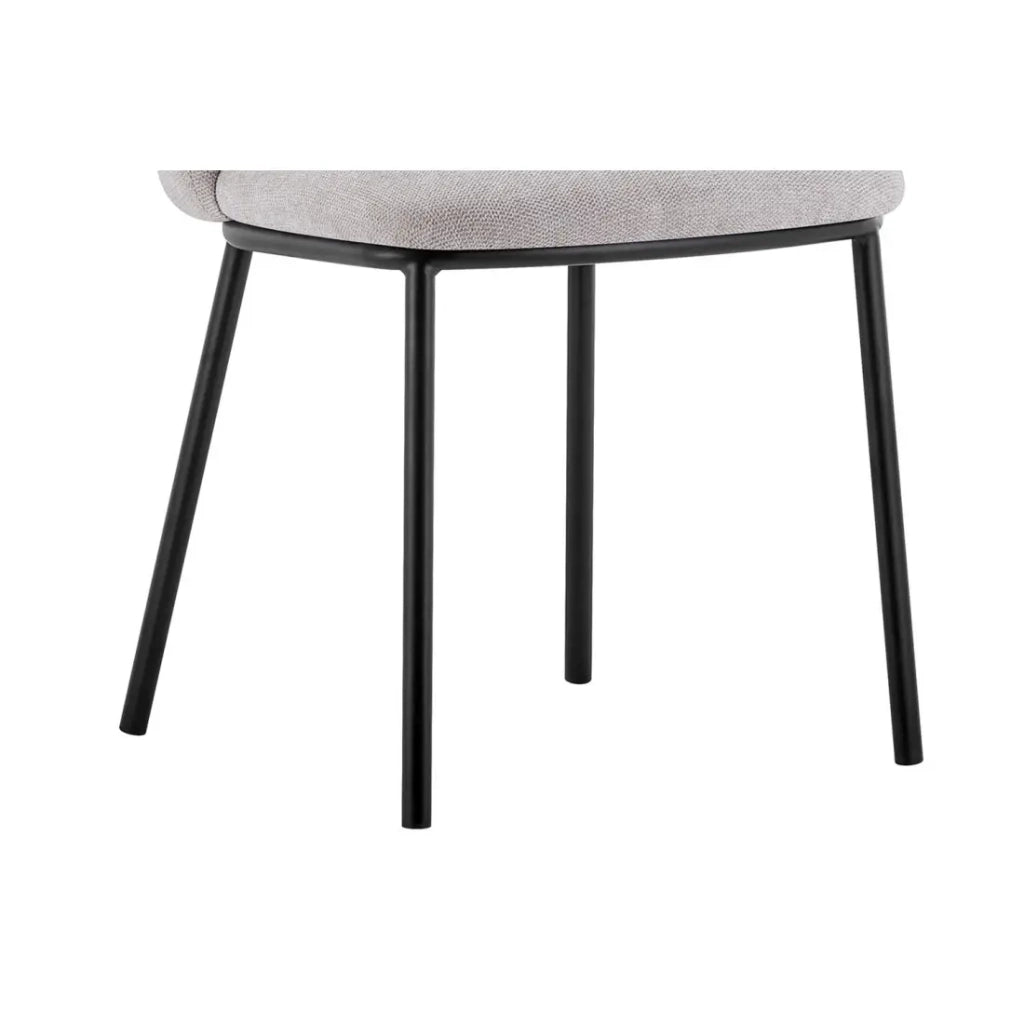 Sedia ARTHUS – Tessuto beige con piedi in metallo nero – H76 × L52 × P54 cm