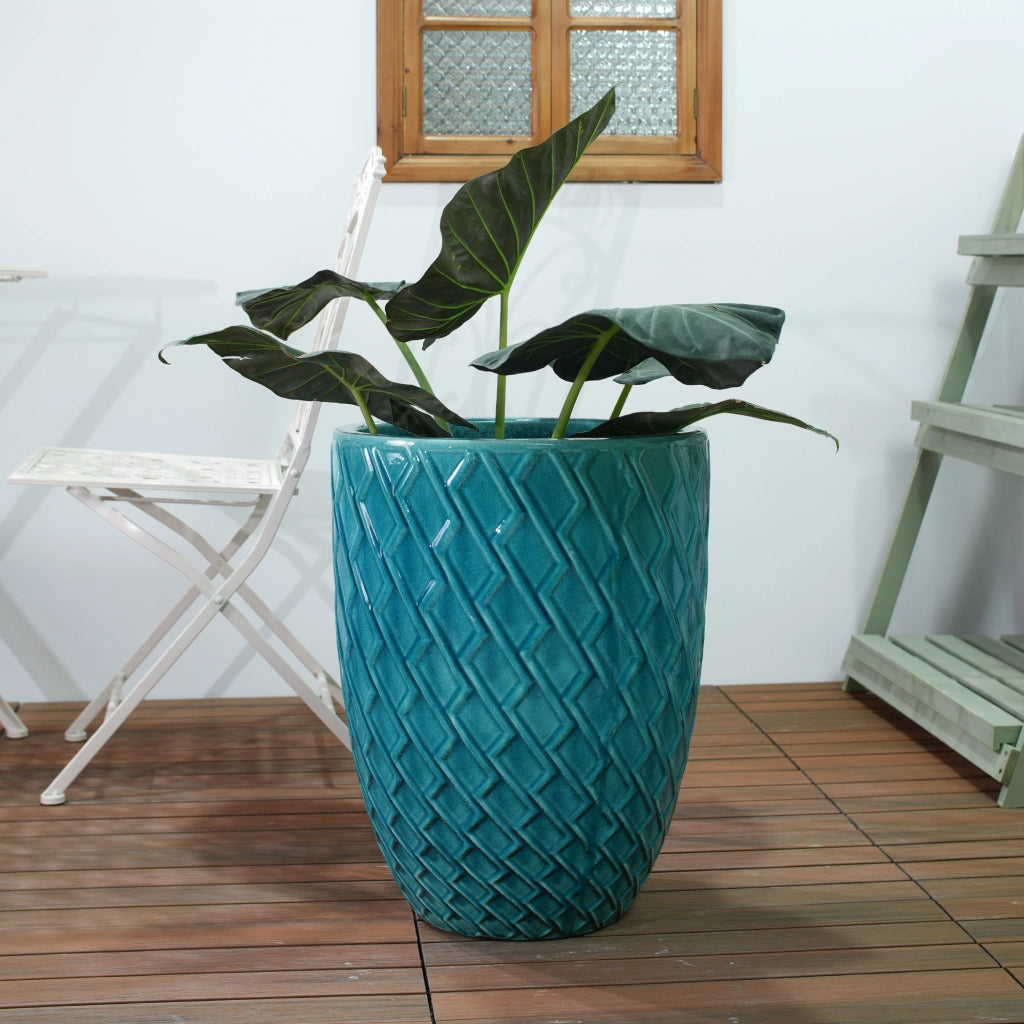 Fioriera a più livelli in ceramica artigianale con smalto lucido azzurro ciano e motivo a rombi 42 × 54 cm