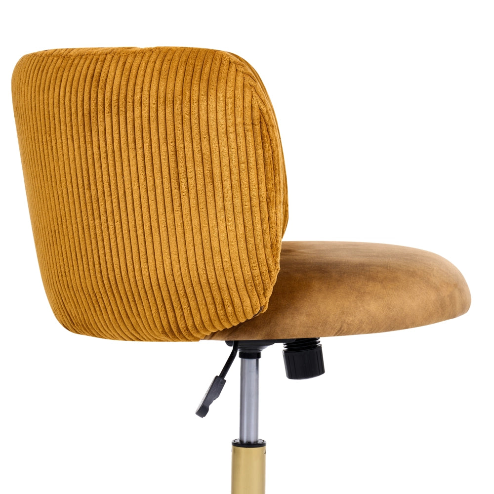 Sedia da scrivania per l'ufficio domestico in velluto a coste color senape con base girevole in ferro, schienale reclinabile, regolazione in altezza, stile retrò