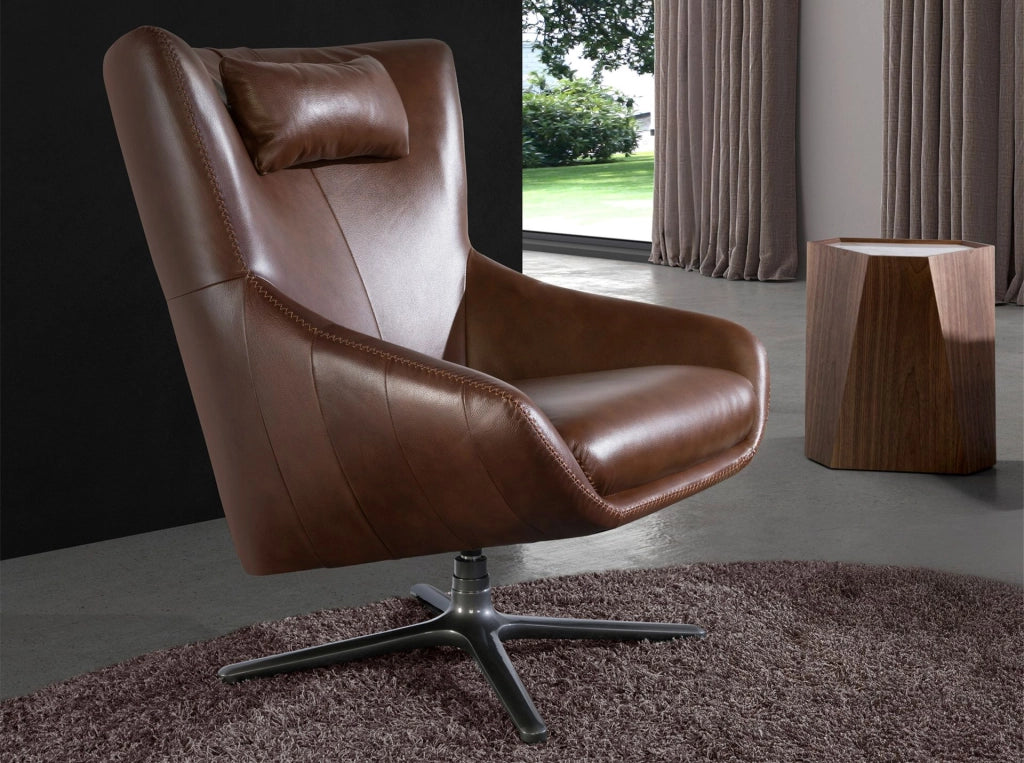 Poltrona girevole in pelle marrone cognac