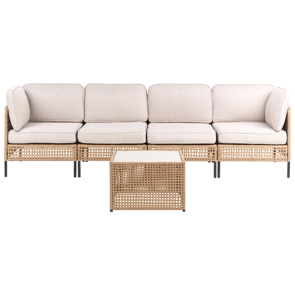 Divano da esterno con tavolino in rattan PE beige chiaro a 4 posti con struttura in metallo cuscini per seduta e schienale piano in vetro