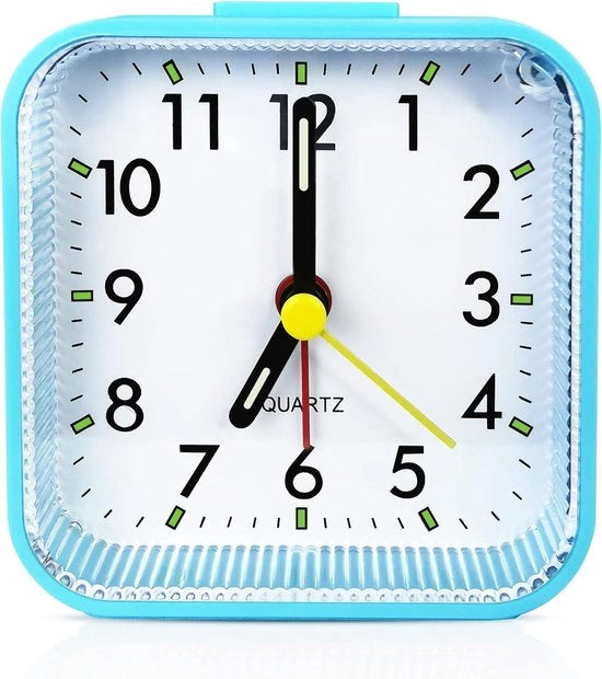 Alarme sveglia - Piccolo orologio sveglia a batterie - Silenzioso, non ticchettante - Sveglia morbida - Suoni di allarme ascendenti - Funzione snooze - Illuminazione su richiesta - Configurazione facile - Blu