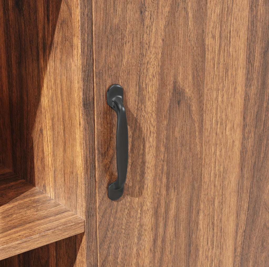 Credenza alta 140x40x185 cm con luci LED e ante scorrevoli in vetro; MDF; marrone noce