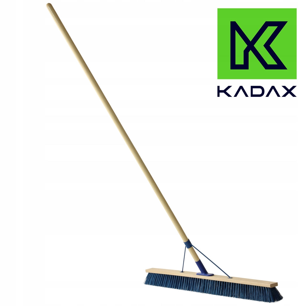 Scopa universale KADAX per strade e giardino, 100 cm, con manico.