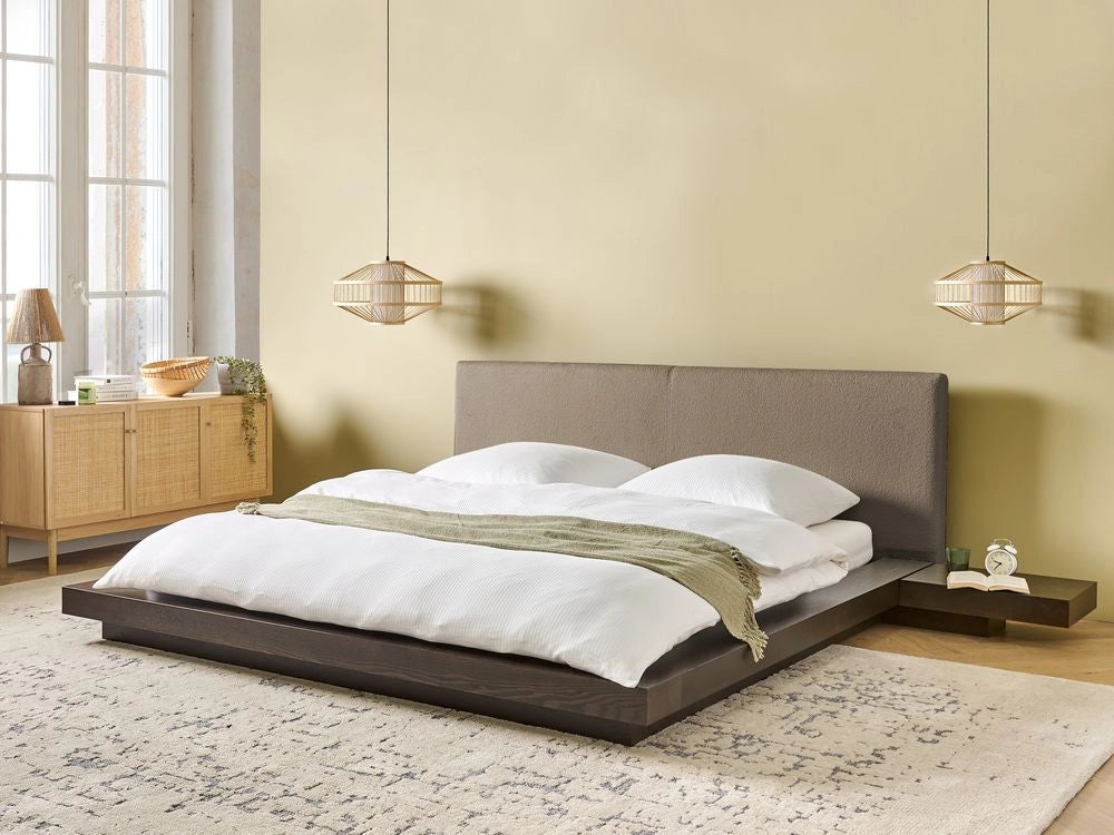 Letto matrimoniale ad acqua con testata e comodini in legno scuro bouclé tortora 180 x 200 cm stile giapponese
