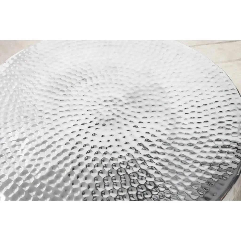 Tavolino basso TRIANE 60 cm in alluminio argentato – Tavolino rotondo design effetto martellato