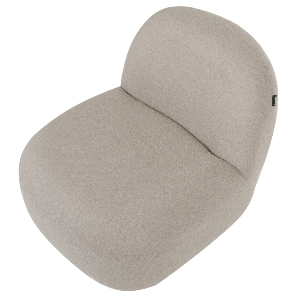 Poltrona beige in tessuto facile da pulire, design contemporaneo retrò, schienale basso, stile moderno e minimalista