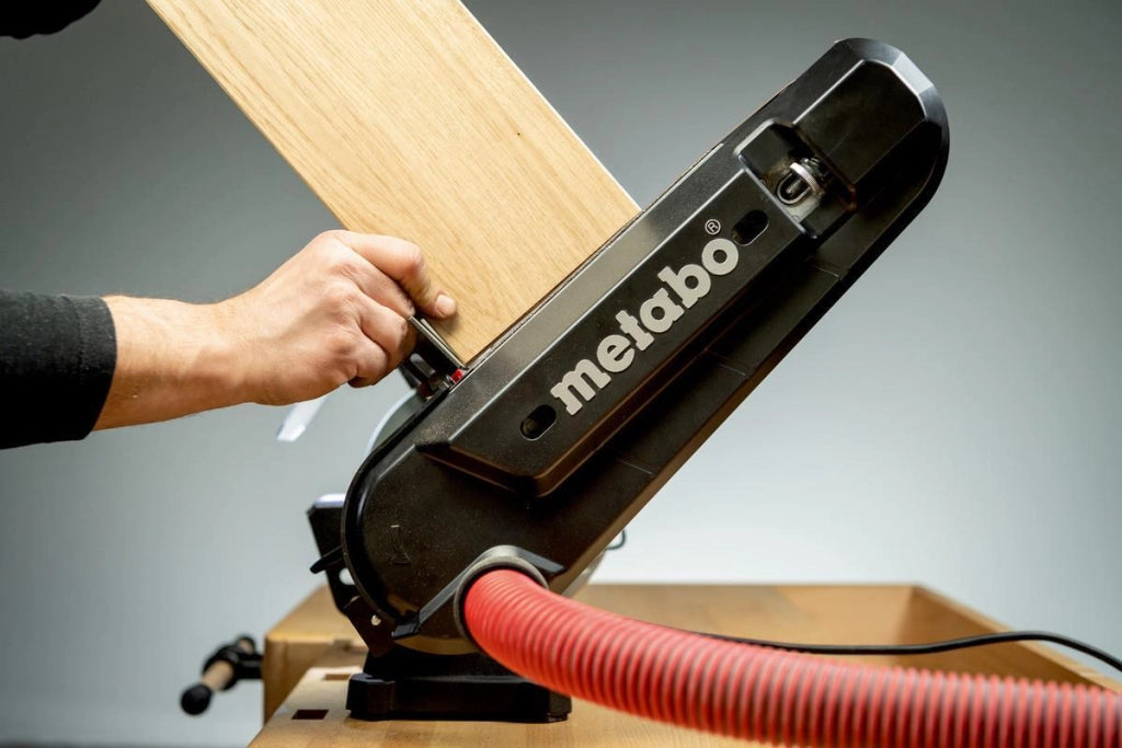 Metabo BS 200 PLUS Levigatrice Combinata a Nastro 600W 2980 rpm mola 200mm nastro 50x1000mm colore Nero Verde Grigio