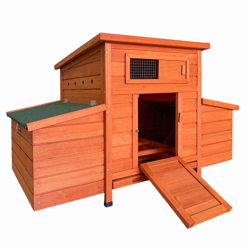 Gabbia per polli in legno con ventilazione frontale, sportello anteriore e cassette nido laterali