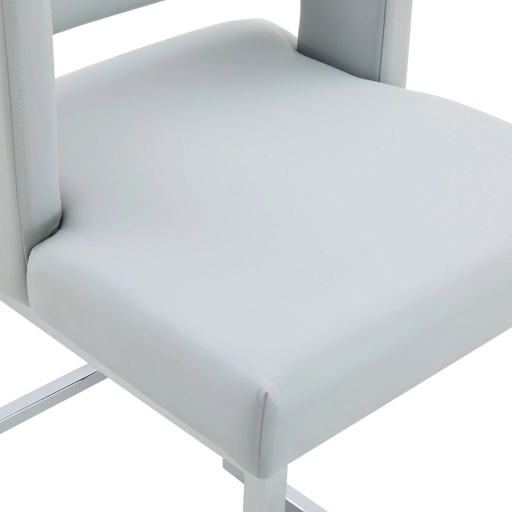 Set di 2 sgabelli da bar nordici grigio chiaro, seduta imbottita quadrata in PU e gambe in metallo argentato
