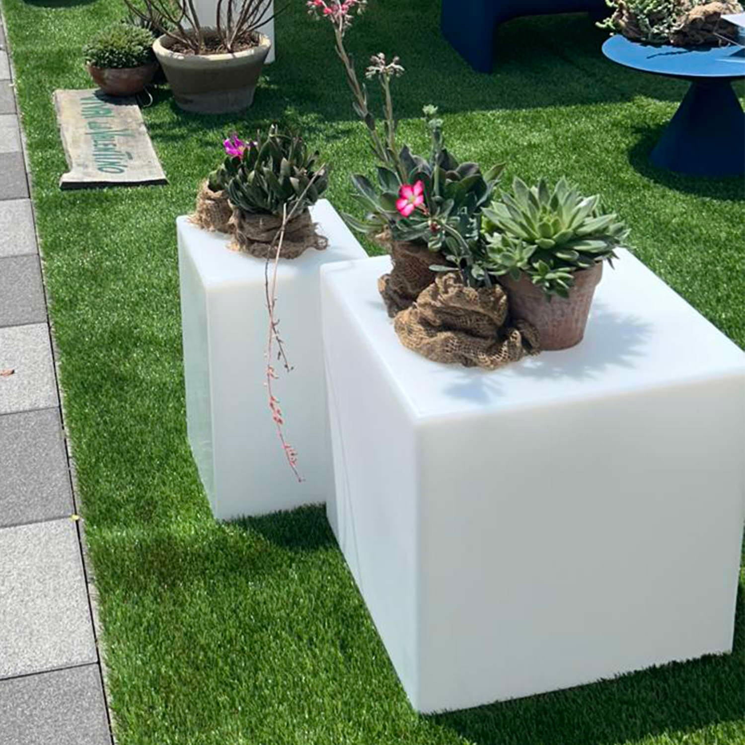 Tavolino Luminoso Solare da Giardino Autoricaricabile 50x50x50 cm in Polietilene Sined Cuby Bianco