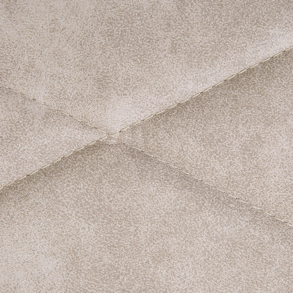 Set di 2 Sgabelli da Bar Rivestiti in Tessuto Beige con Braccioli Schienale Trapuntato Gambe in Metallo Nero