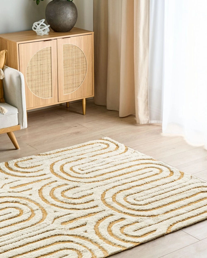 Tappeto moderno in cotone con motivo astratto pelo basso bianco sporco e giallo 160 x 230 cm soggiorno camera da letto