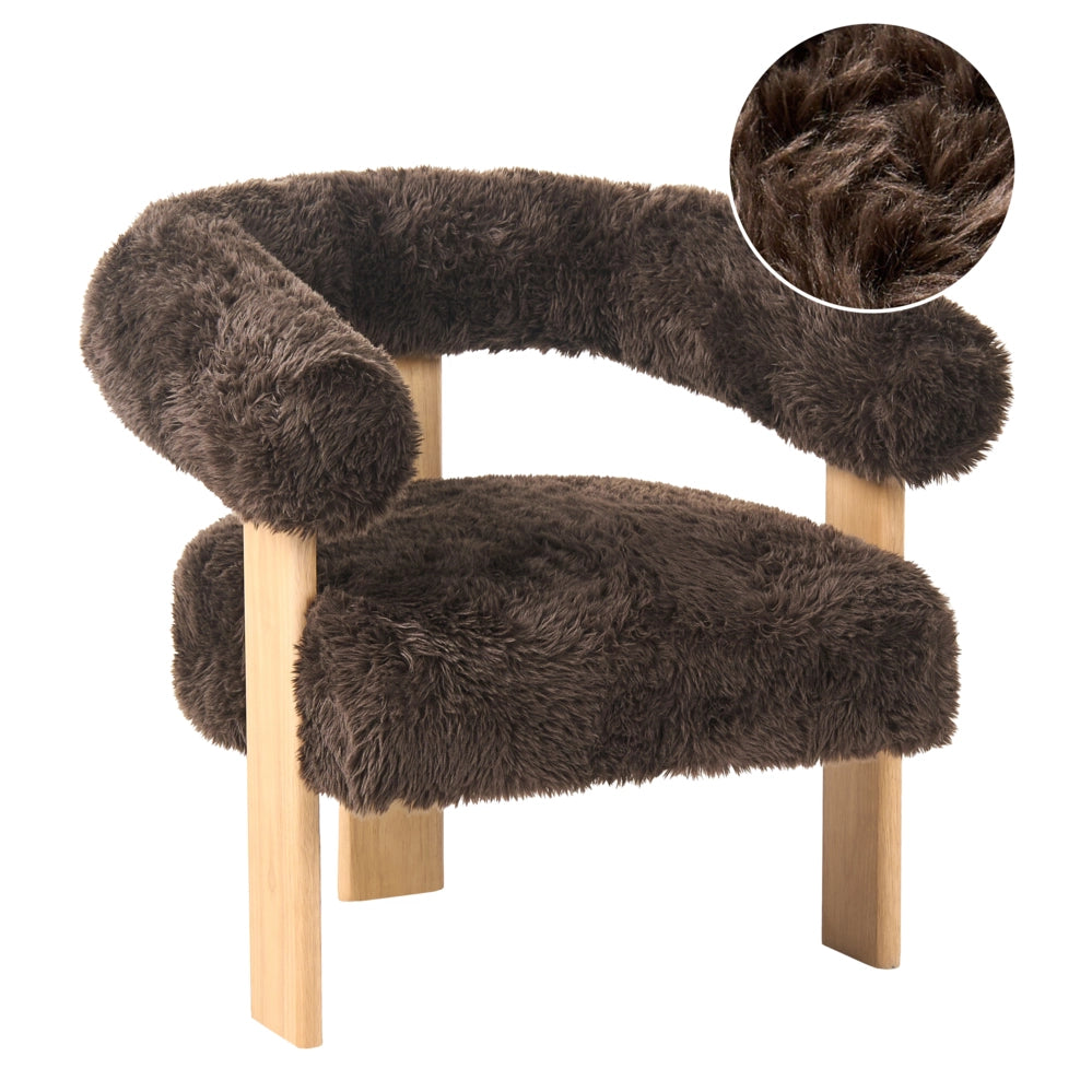 Poltrona marrone chiaro e marrone scuro con rivestimento in pelliccia sintetica design retrò e gambe in legno per salotto