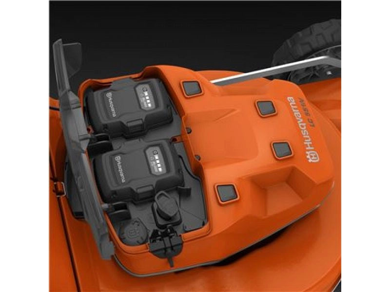 Tagliaerba a batteria semovente Husqvarna LC551iV taglio 51cm velocità variabile