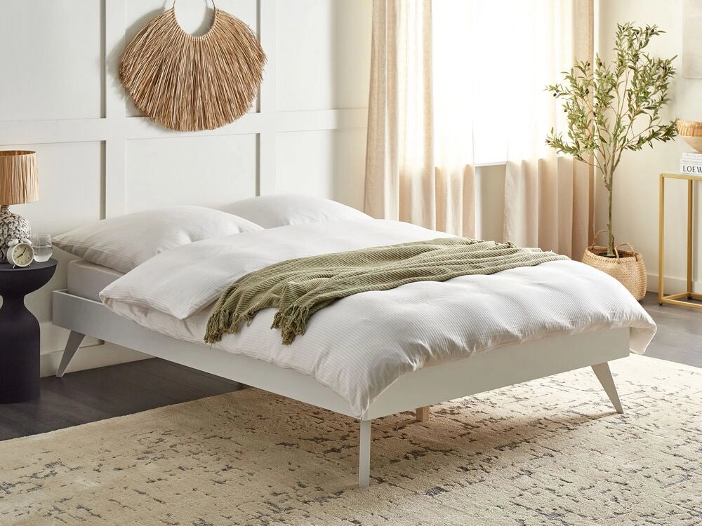 Letto in Legno bianco con Rete a Doghe Gambe in Legno 140 x 200 cm stile rustico camera da letto