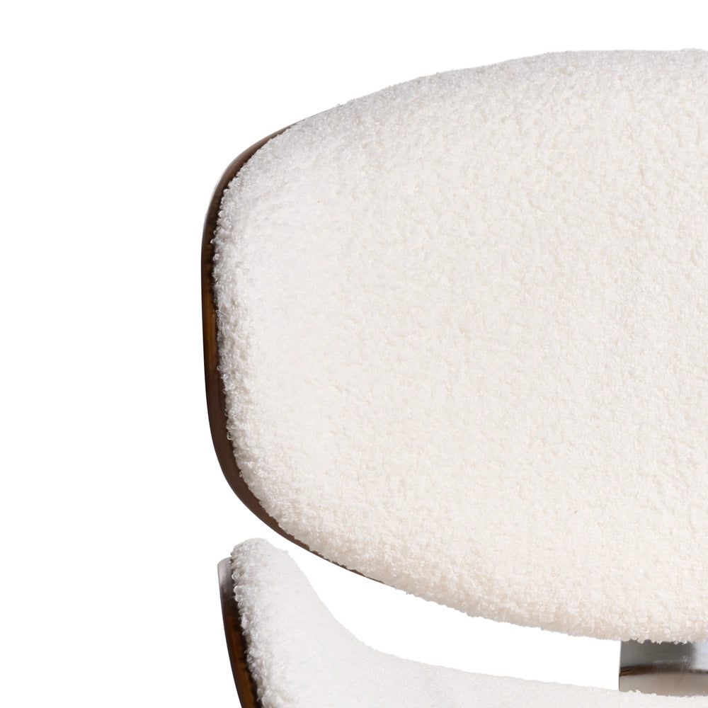 Sedia da scrivania in boucle bianco imbottita con sedile regolabile in altezza tramite pistone a gas e base girevole