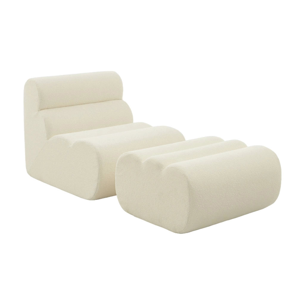 Poltrona bouclé testurizzata con poggiapiedi, bianco