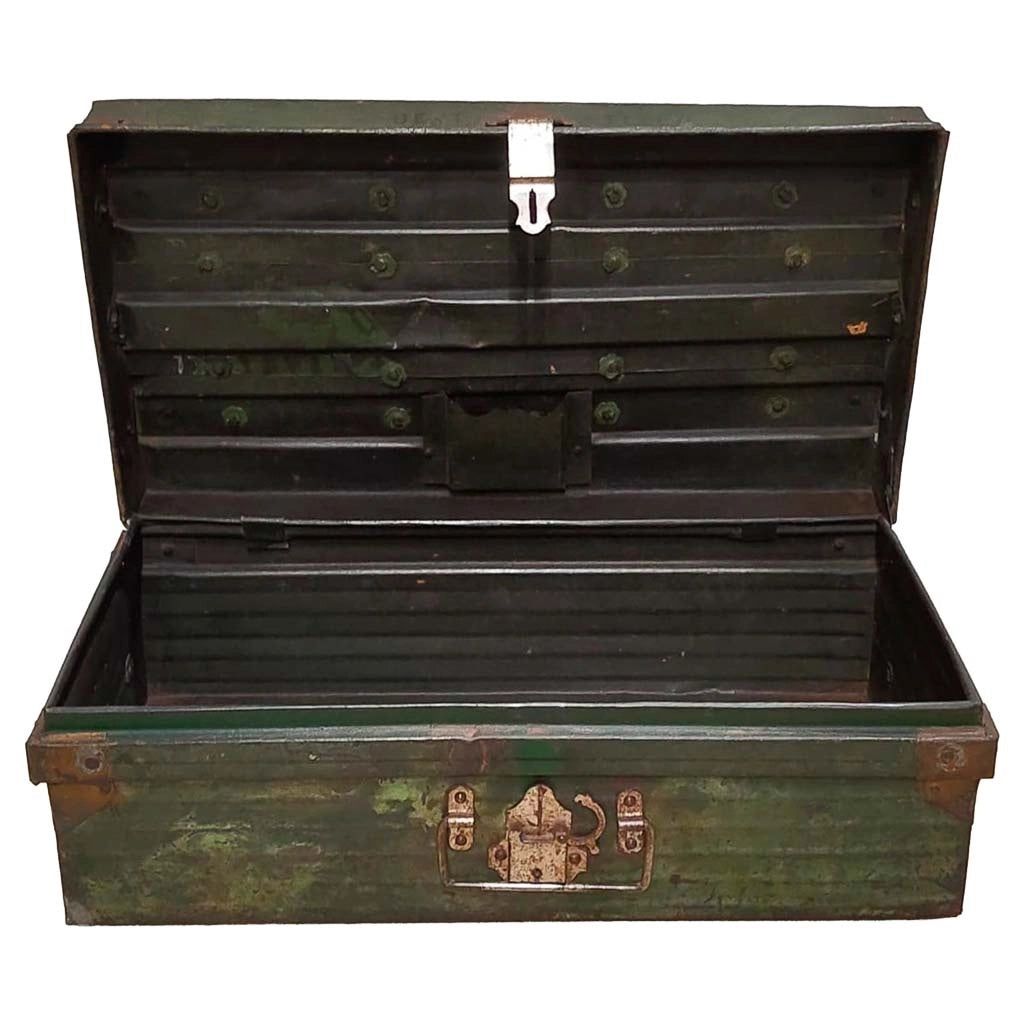 Valigia artigianale in metallo, 67x37x25h cm