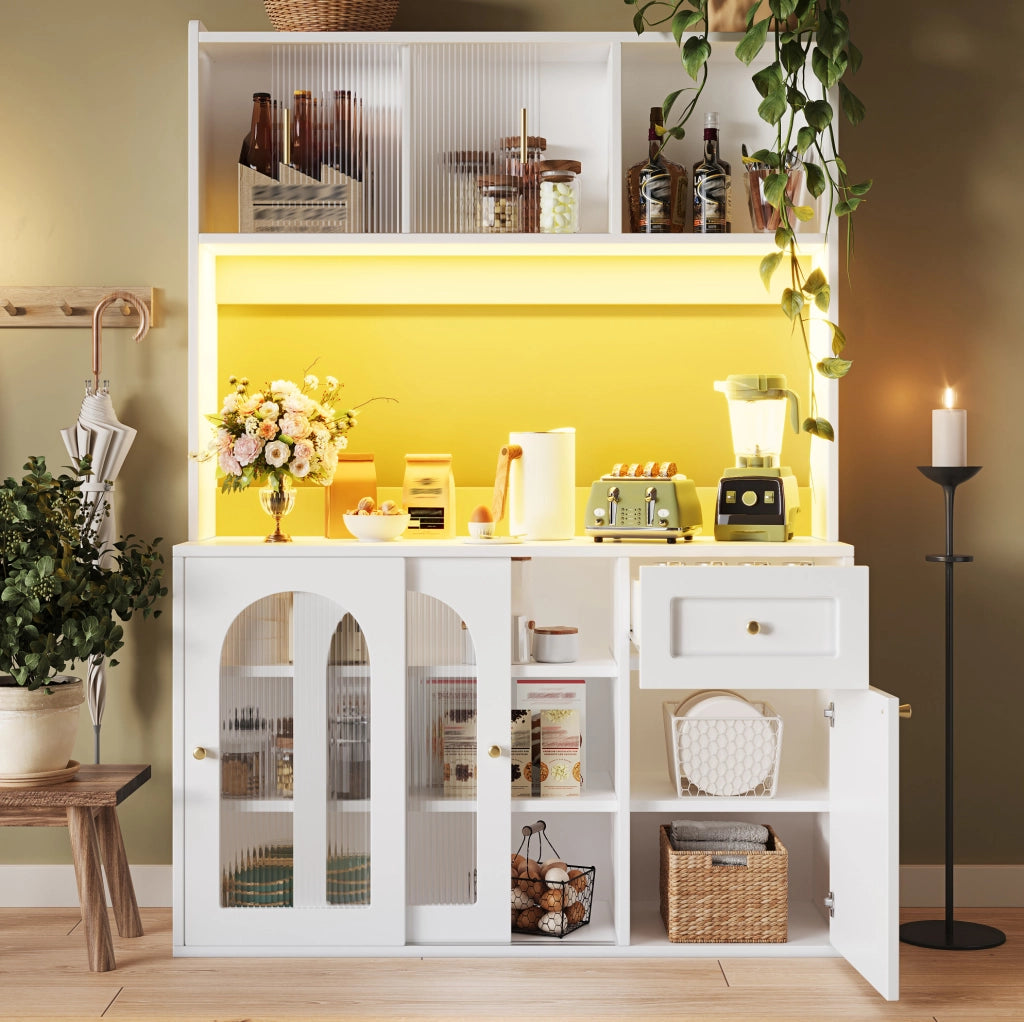 Credenza 120x35x167 cm con LED controllabile da app; ripiani regolabili; MDF e PB; bianco
