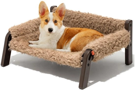 Casa per Piccoli Cani Elevata con Pianale Antiscivolo, Letto per Cani con Funzione di Rilascio di Ossigeno e Pianale Rimosso per Gatto, Dimensioni 61 x 53 x 28 cm, Colore Miele