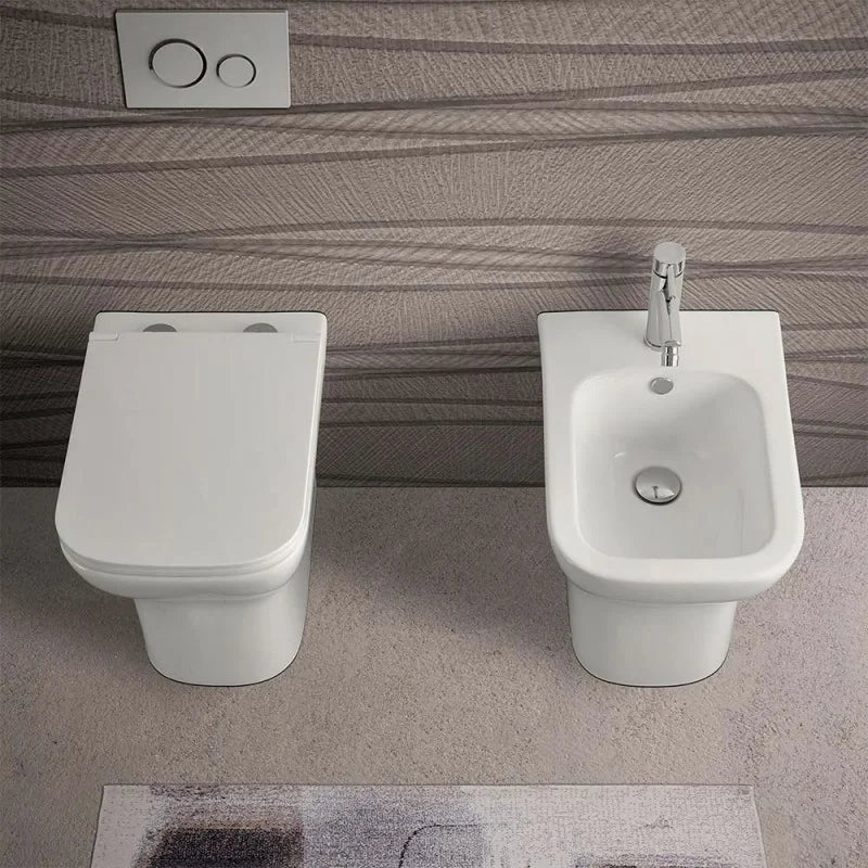 Sanitari filomuro senza brida bianco lucido con sedile soft-close  Plana