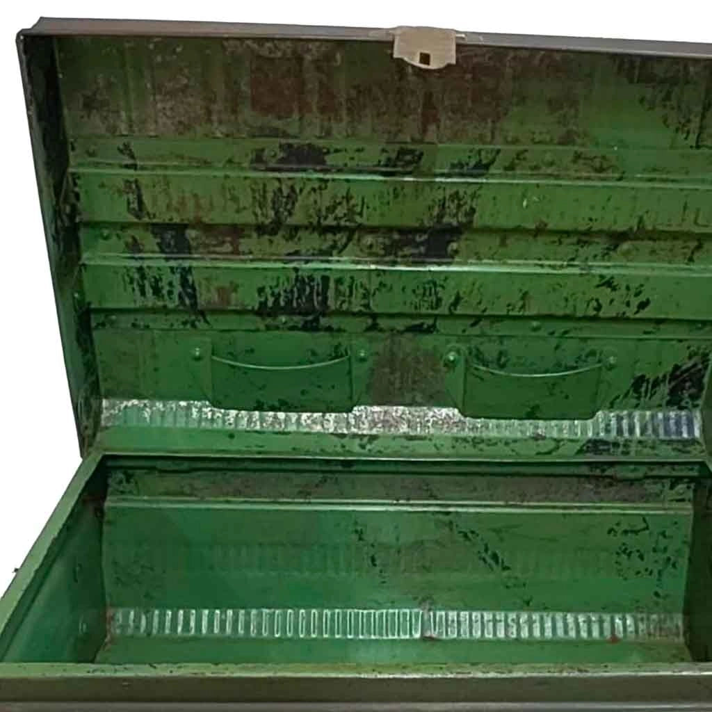 Valigia artigianale in metallo, 67x37x25h cm