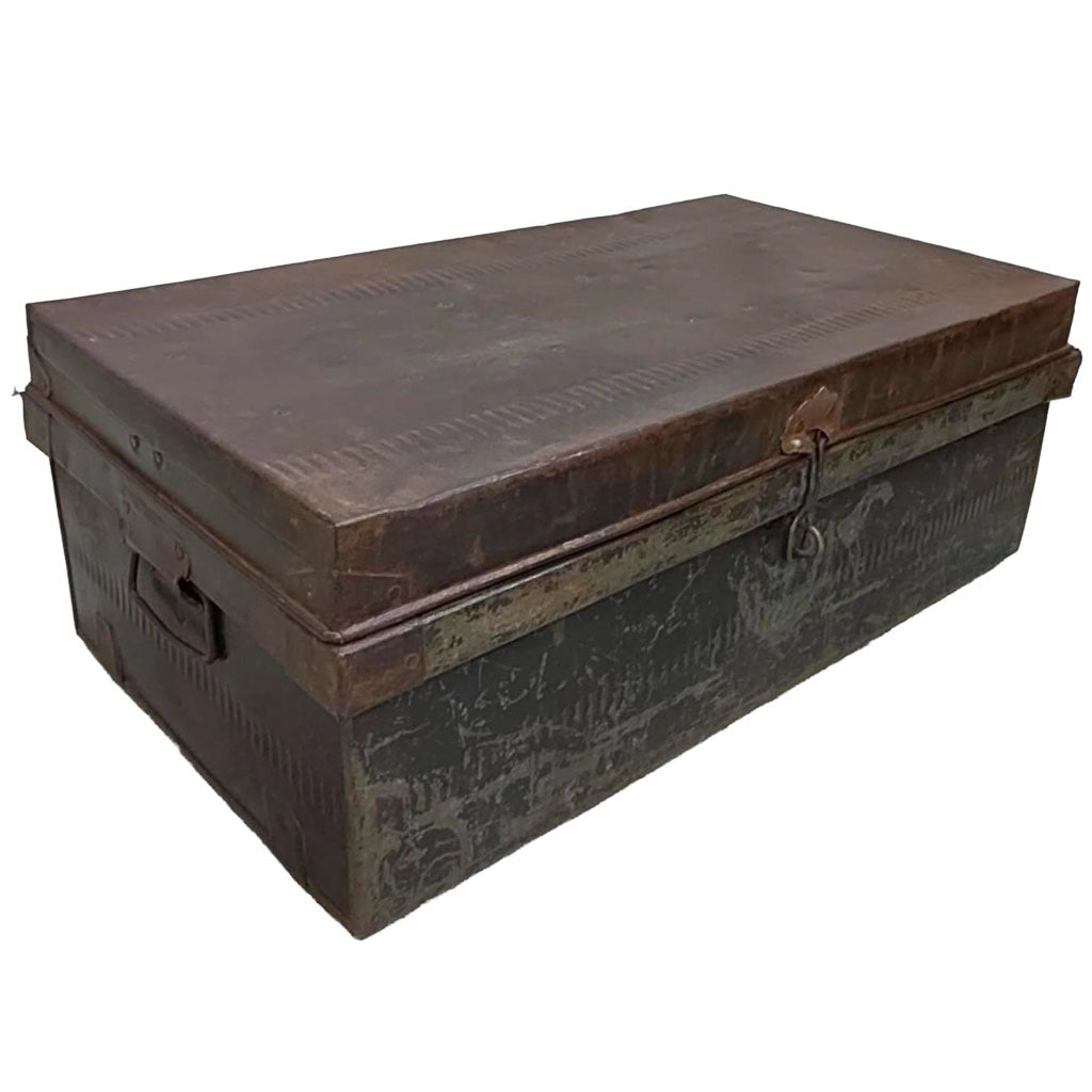 Valigia artigianale in metallo, 67x37x25h cm