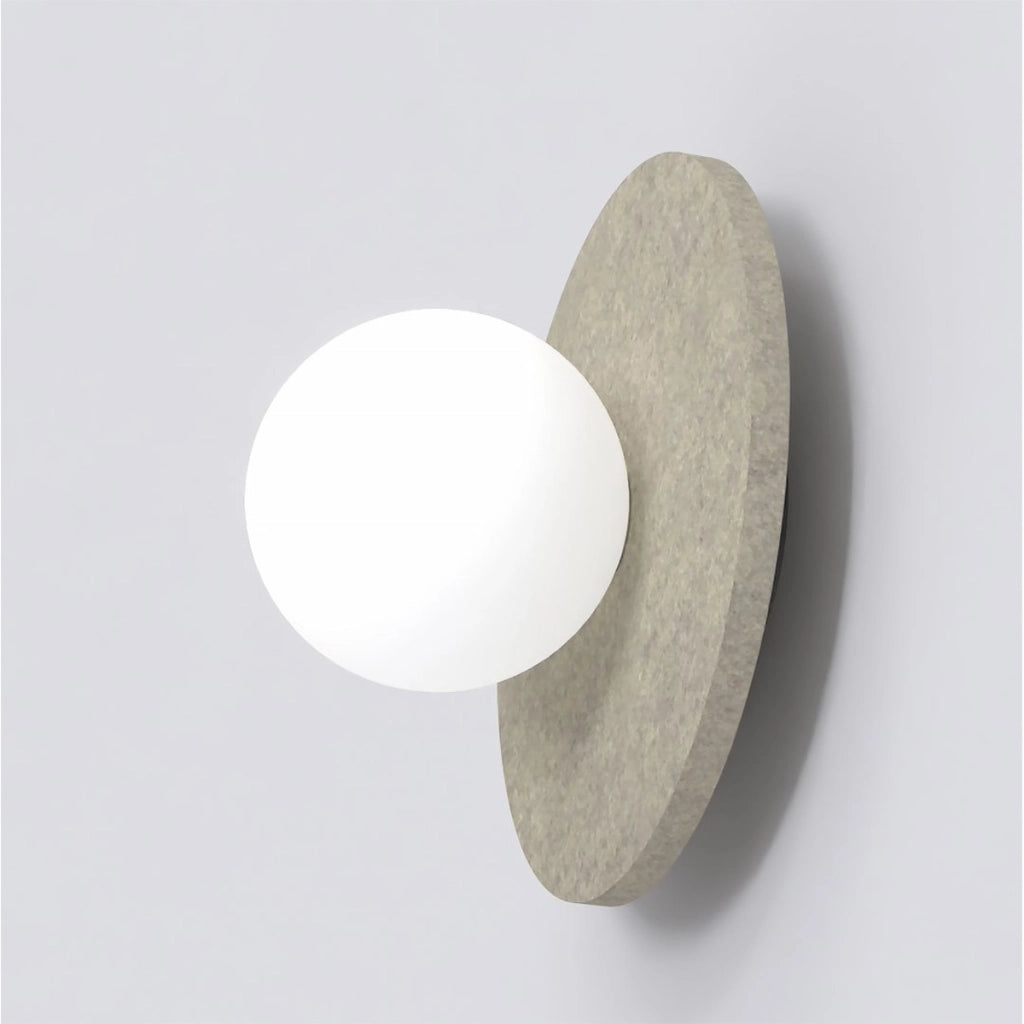 Lampada da parete CALMA in acciaio e feltro beige