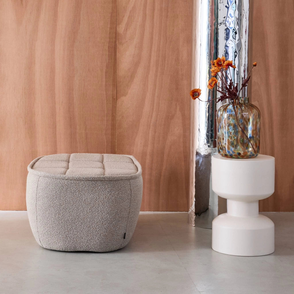 Poggiapiedi per poltrona boni in bouclé testurizzato, beige