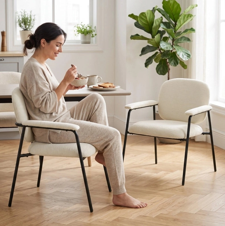 Set di 2 Poltrone Moderne in Chenille Crema con Struttura in Metallo Nero