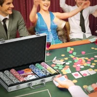 Set Poker per 9-10 Giocatori con 500 Fiches, 2 Mazzi di Carte e 5 Dadi, in Alluminio e Poliestere