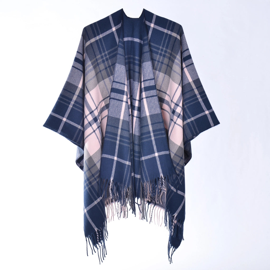 Sciarpa scozzese a quadri con frange, un classico e versatile scialle/mantella da donna con spacchi.