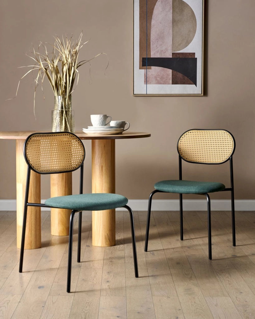 Set di 2 sedie da pranzo con seduta in tessuto e struttura in metallo nero con effetto legno intreccio viennese stile retrò soggiorno