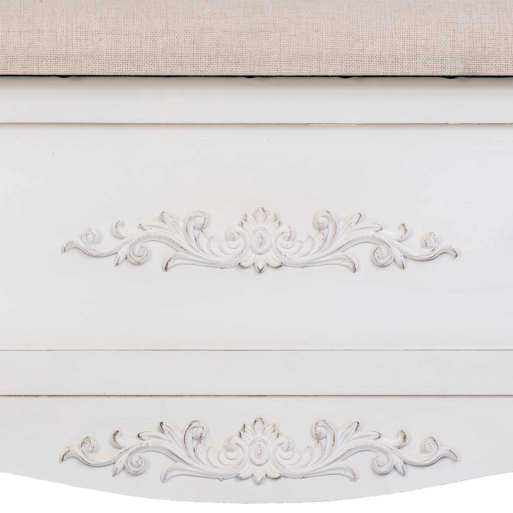 Sgabello imbottito in legno laccato bianco antico 120x43x48h cm