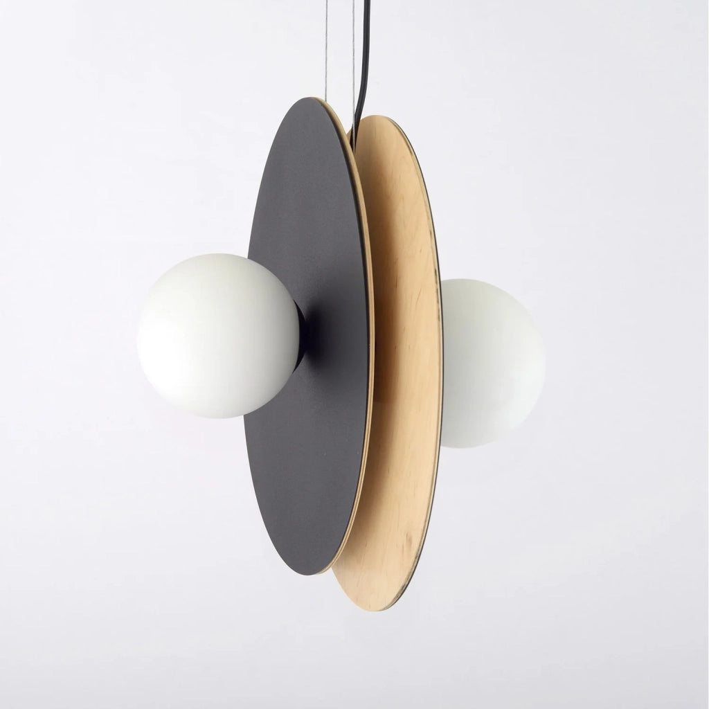 Sospensione Minimal Nordica Brigid 4 Luci In Acciaio Nero E Legno Vetro Bianco