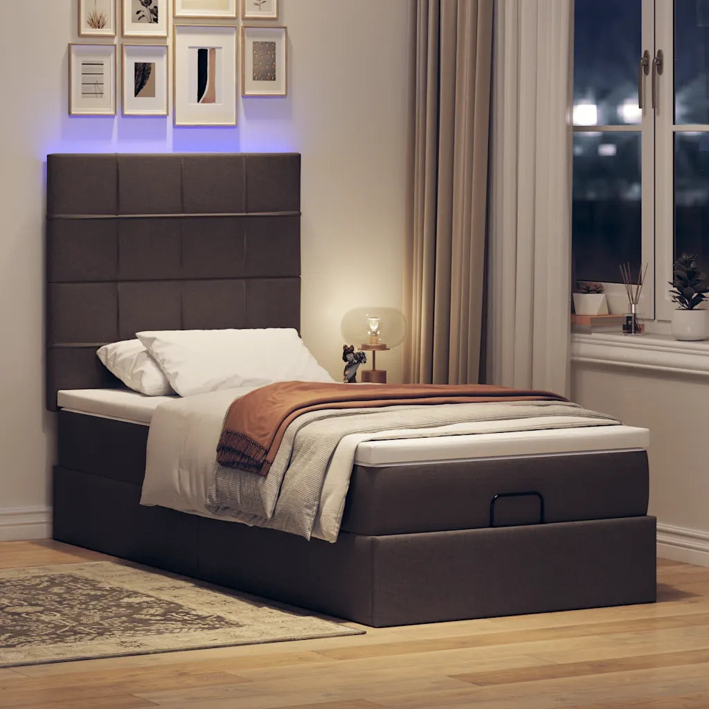 Pouf Letto con Materasso e LED Marrone Scuro 90x200 cm Tessuto 3313978