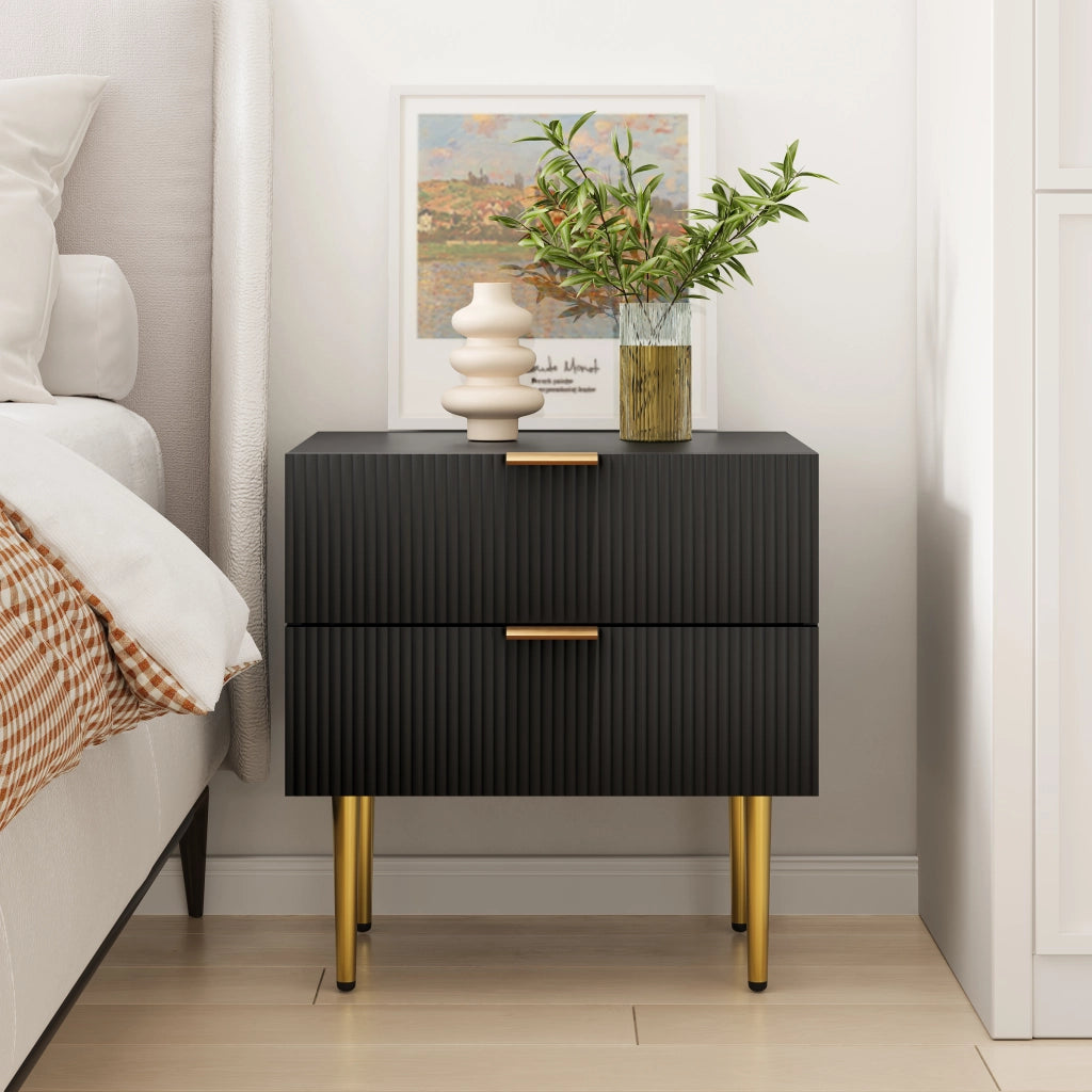 Comodino con motivo a scanalature e 2 cassetti in MDF e metallo nero per camera da letto 64,5 × 48,0 × 15,0 cm