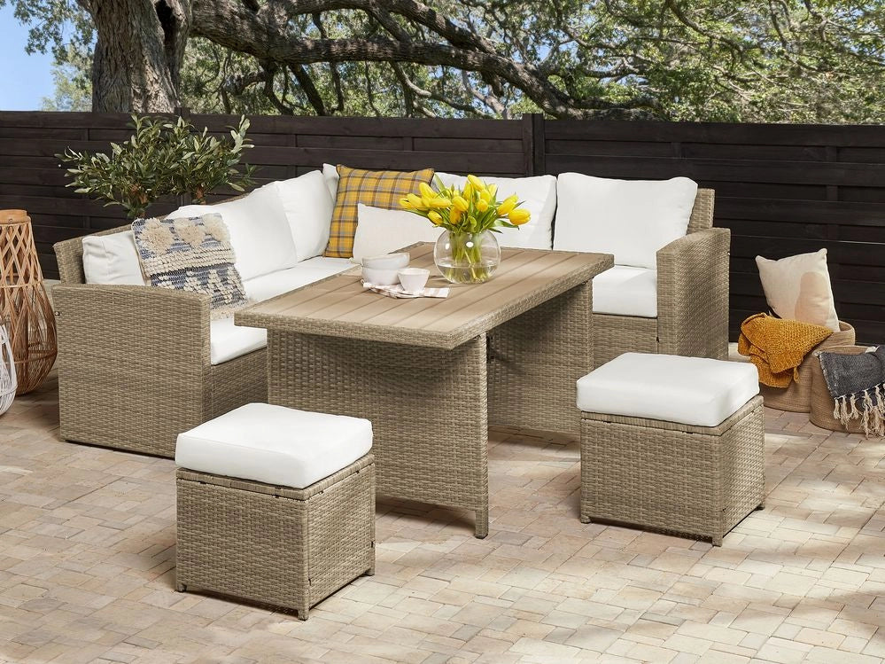 Set divano ad angolo da giardino marrone Rattan Sintetico bianco cuscini divano a 5 posti tavolo 2 ottomani set da pranzo all'aperto