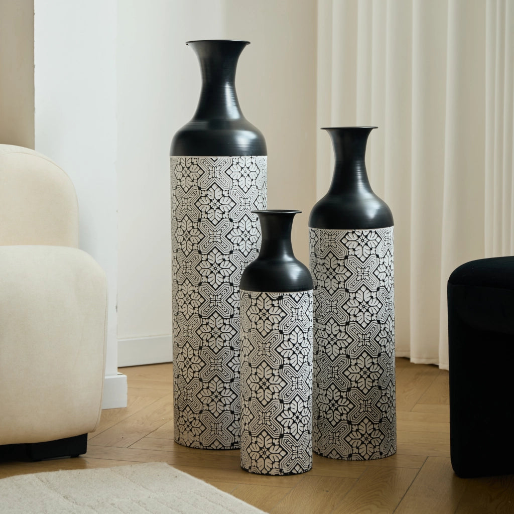 Vaso da pavimento in metallo con motivo geometrico bianco e nero, set di 3 pezzi impilabili 83 65 50 cm