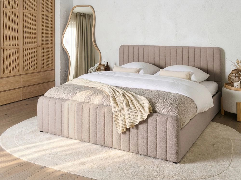 Letto matrimoniale con contenitore imbottito Boucle tessuto beige 180 x 200 cm con testiera e pediera contenitore sollevabile