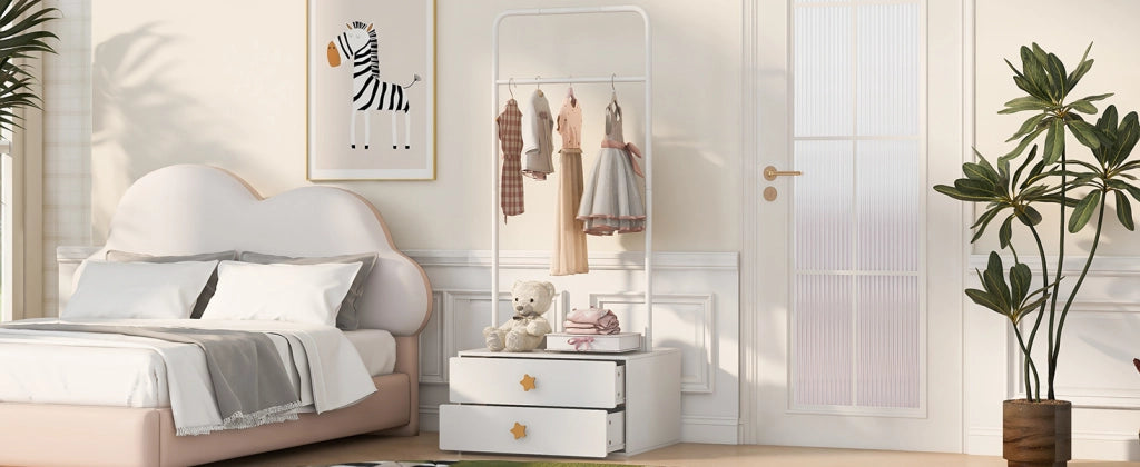 Scaffale con asta appendiabiti e due cassetti, struttura stabile per camera dei bambini, in MDF bianco 70 × 55 × 168 cm
