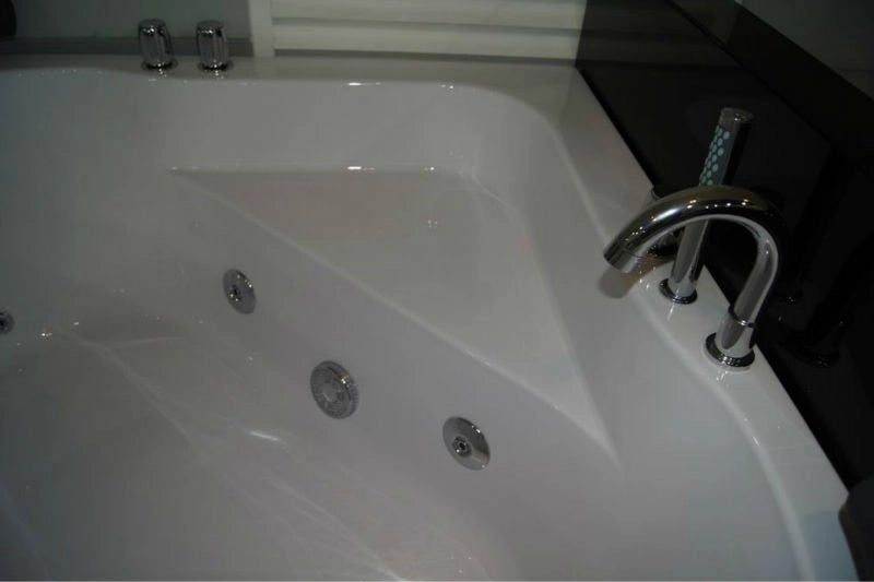 Vasca da bagno idromassaggio angolare 130x130x60cm Relpunt Takry