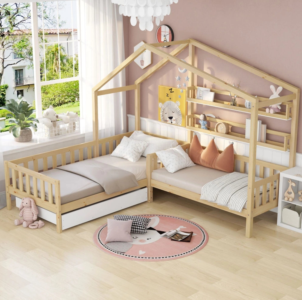 Letto a casetta 243x208x183 cm con cassetto e ripiani in legno naturale
