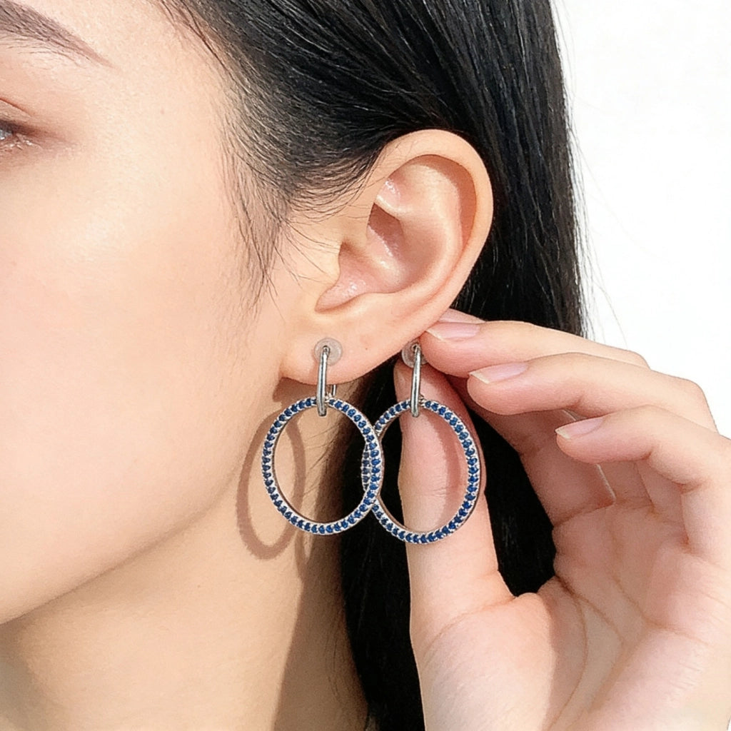 Orecchini in argento sterling S925 con borchie in zirconi blu e cerchi rotondi