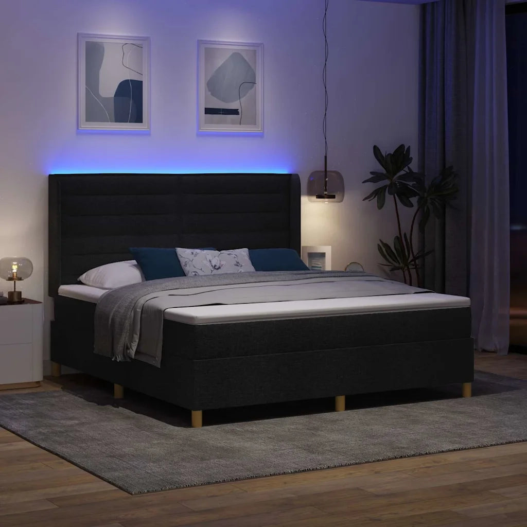 Letto a molle con strisce LED Nero 180 x 200 cm Tessuto 3343646